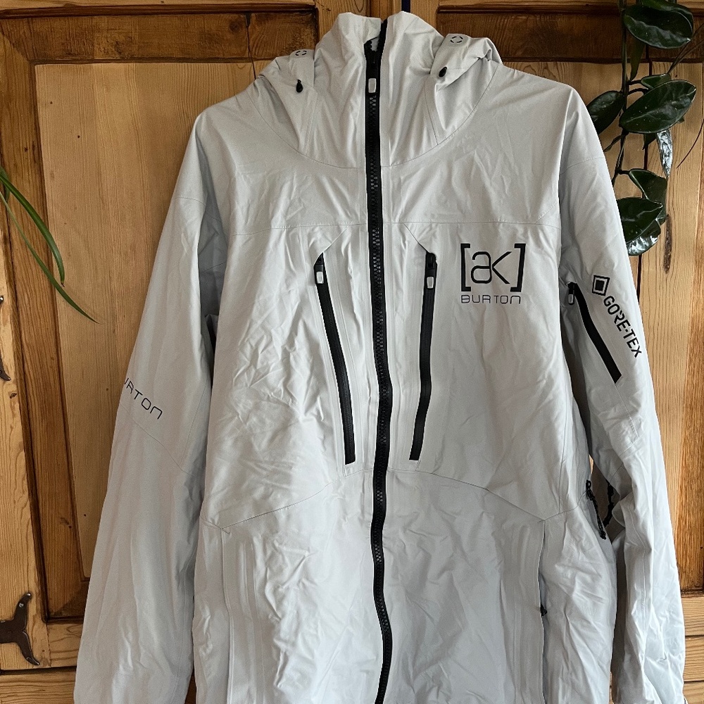 Men's Burton [ak] Hover GORE‑TEX 3L Stretch Jacket, size Large, (NEW)